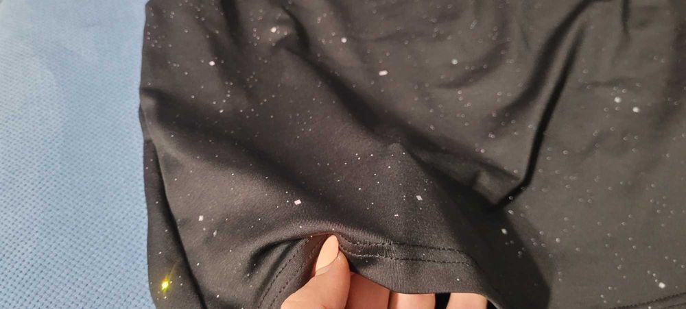 Черна асиметрична бляскава рокля