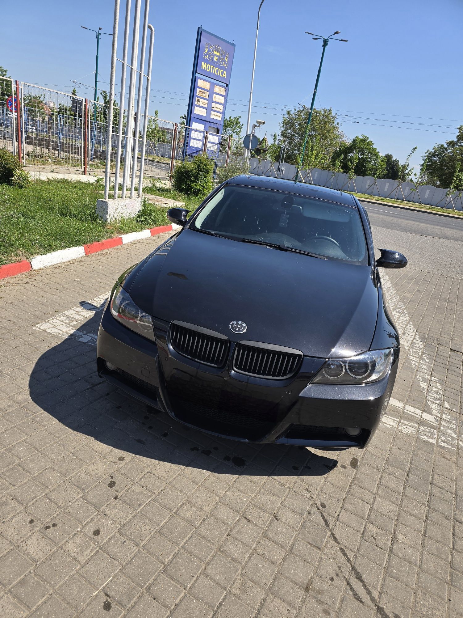 BMW 320i 150cp  e90