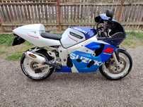 SUZUKI  GSXR  600  !  stare  FOARTE  BUNA