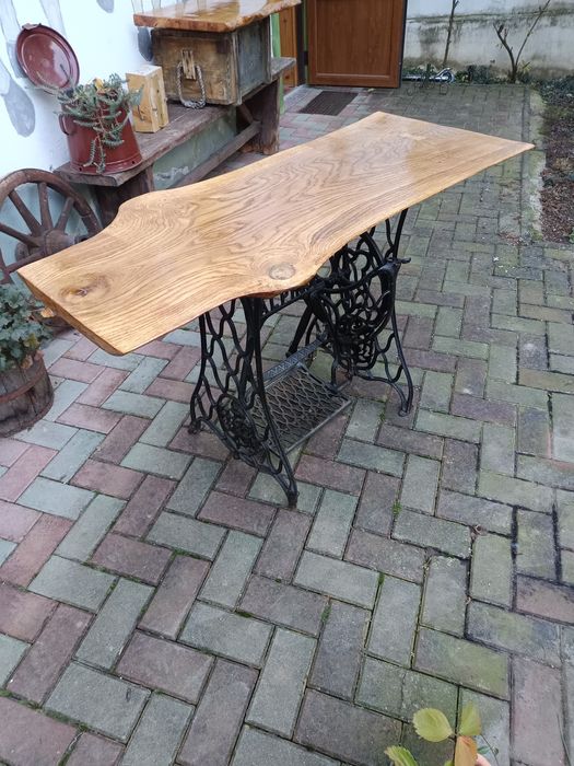 Masa ,  birou , suport lavoar - mașină de cusut Singer