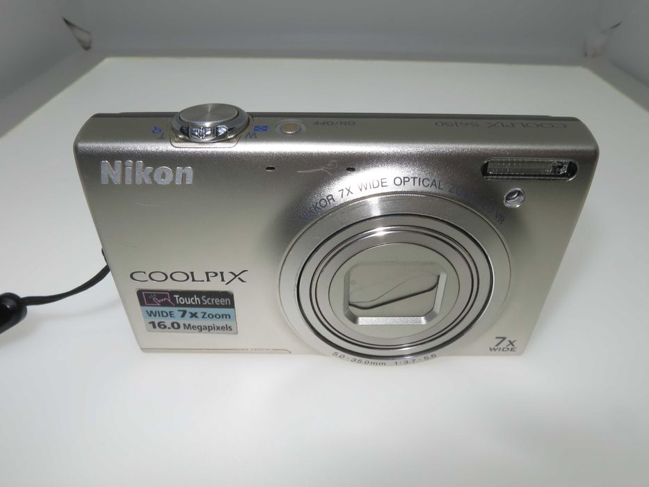Nikon Coolpix S6150 компактен цифров фотоапарат тъч скрин мини камера