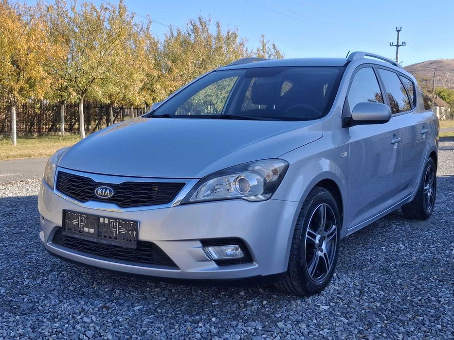 KIA Ceed - 1.6 CRDi - Climatronic / Pilot / Comenzi