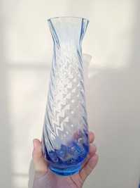 Голубая ваза для цветов из цветного стекла. Винтажная ваза СССР