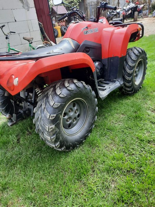 Vând ATV arctic cat 400 4x4