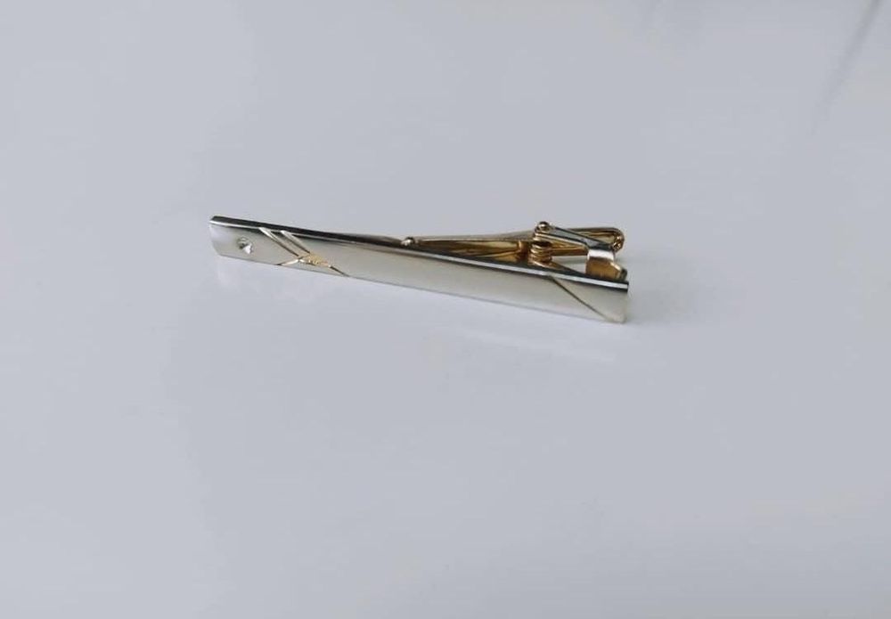 Vechi ac de cravata placat cu argint