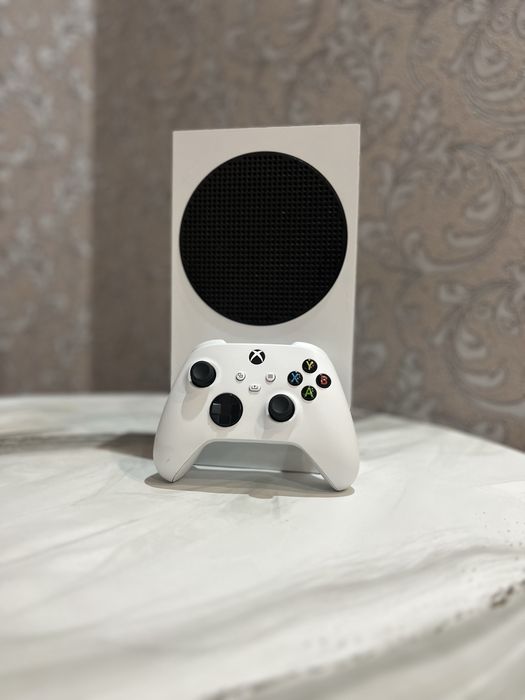 Xbox series S + геймпад