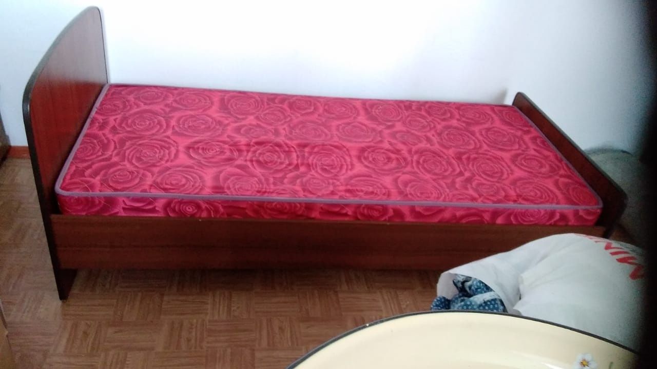 Срочно!!!Кровать с матрасом 12000