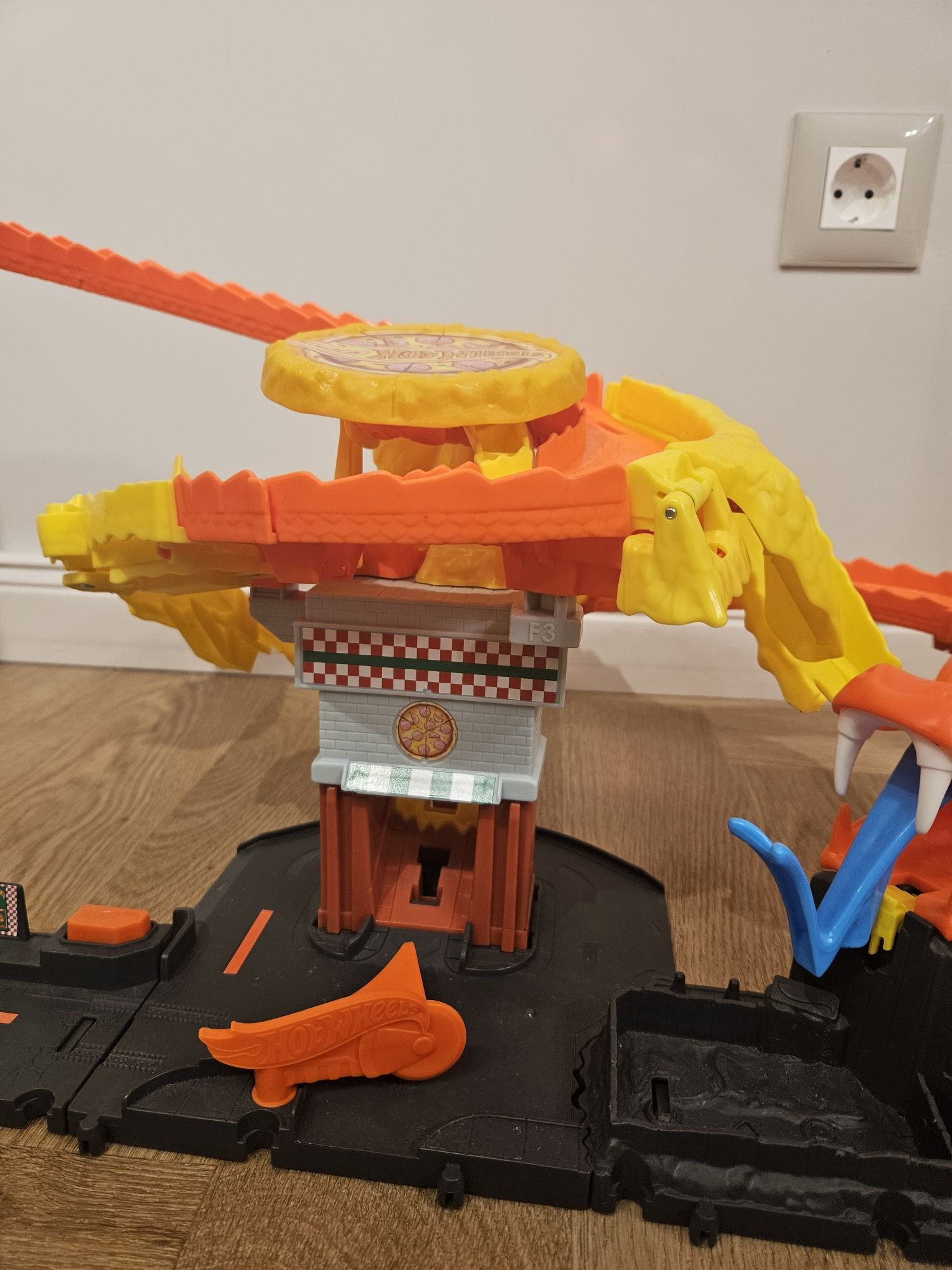 Hot Wheels 2 писти