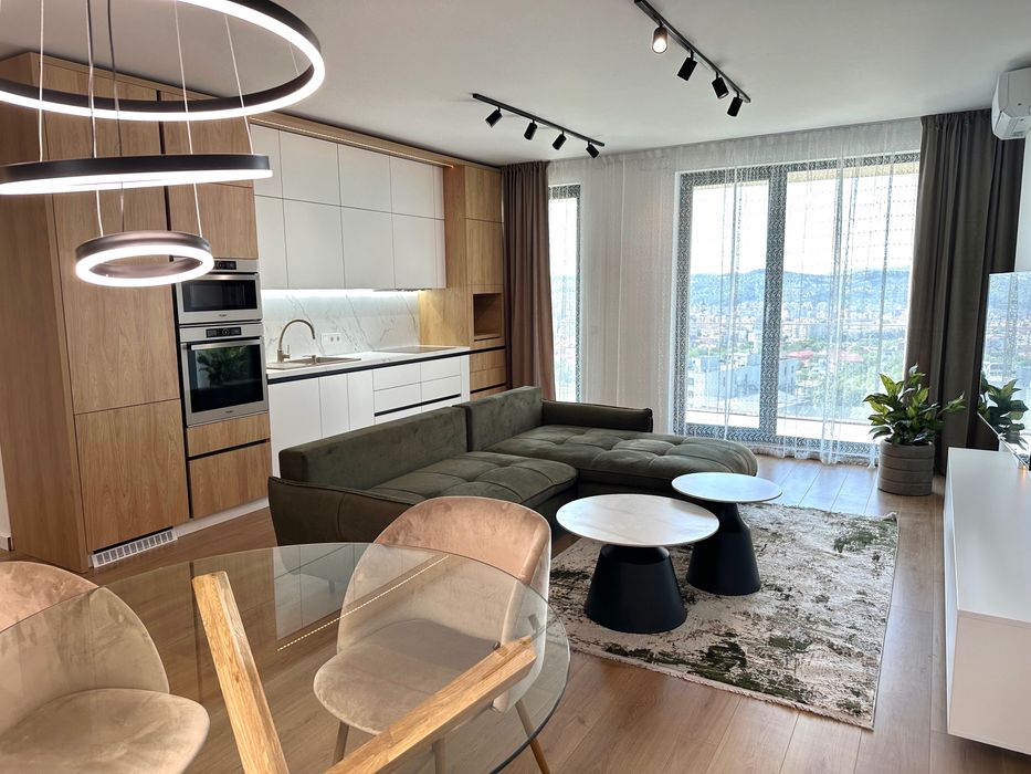Inchiriez apartament cu 2 camere