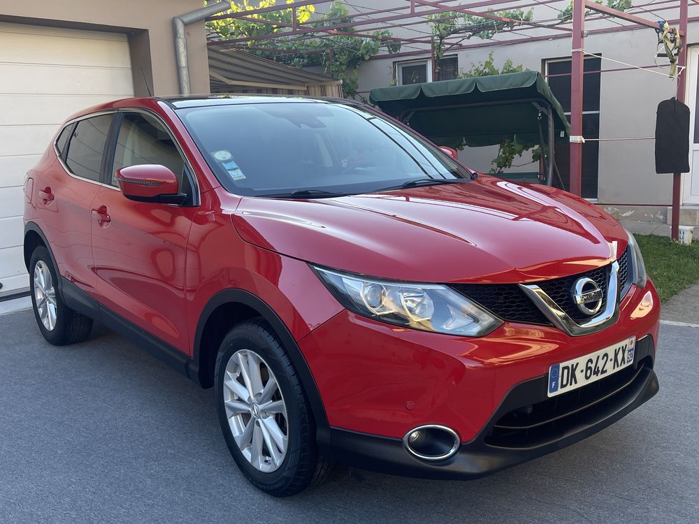 Nissan Qashqai•1.6dCi•ChassisContr•LaneAssist•Camera•BrakeAssist•Pano