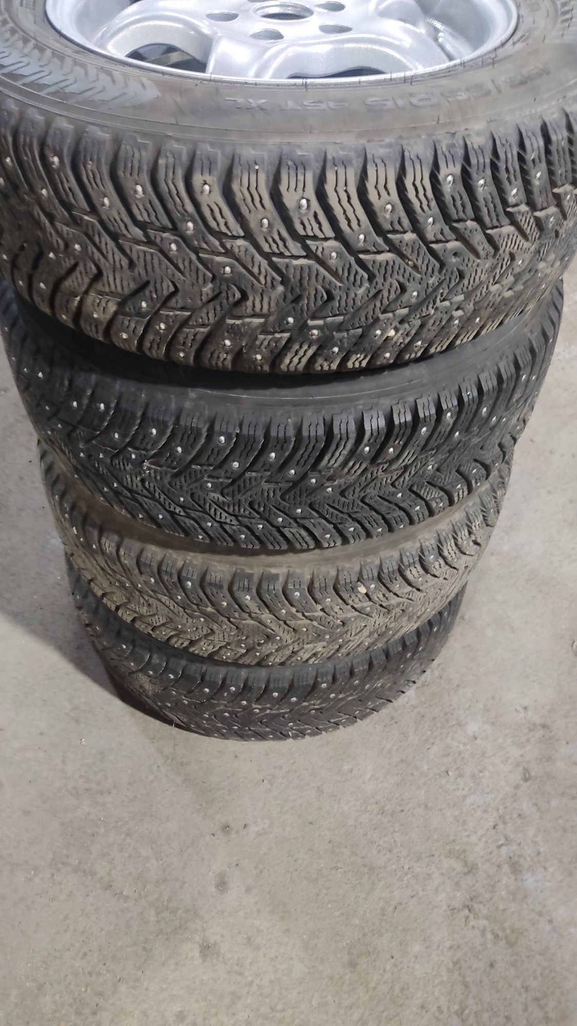 Продам шины nokian с дисками зимние