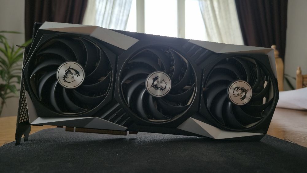 MSI Radeon RX 6800 – Placă video 16GB, 1440p / 4K Gaming