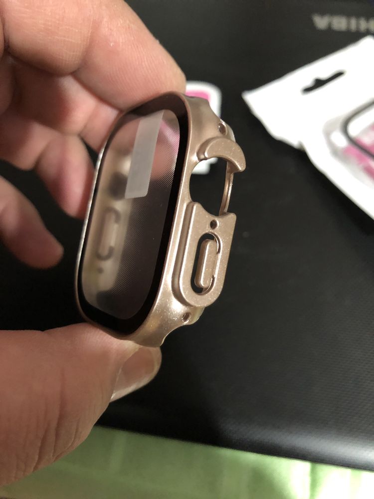 Продавам силиконови и твърди протектори за Apple Watch 8 Ultra