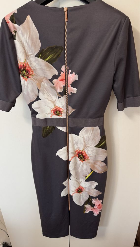 Рокля на Ted Baker