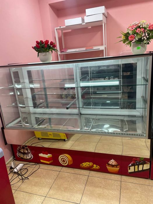 Витрина холодильник