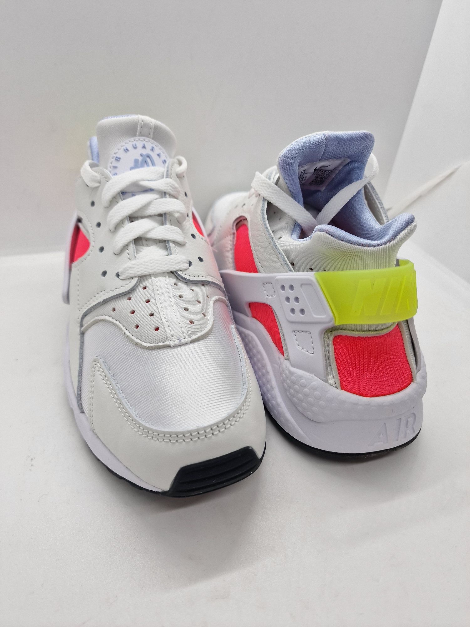 Nike Air Huarache DH4439-106 nr. 38.5 fit 38