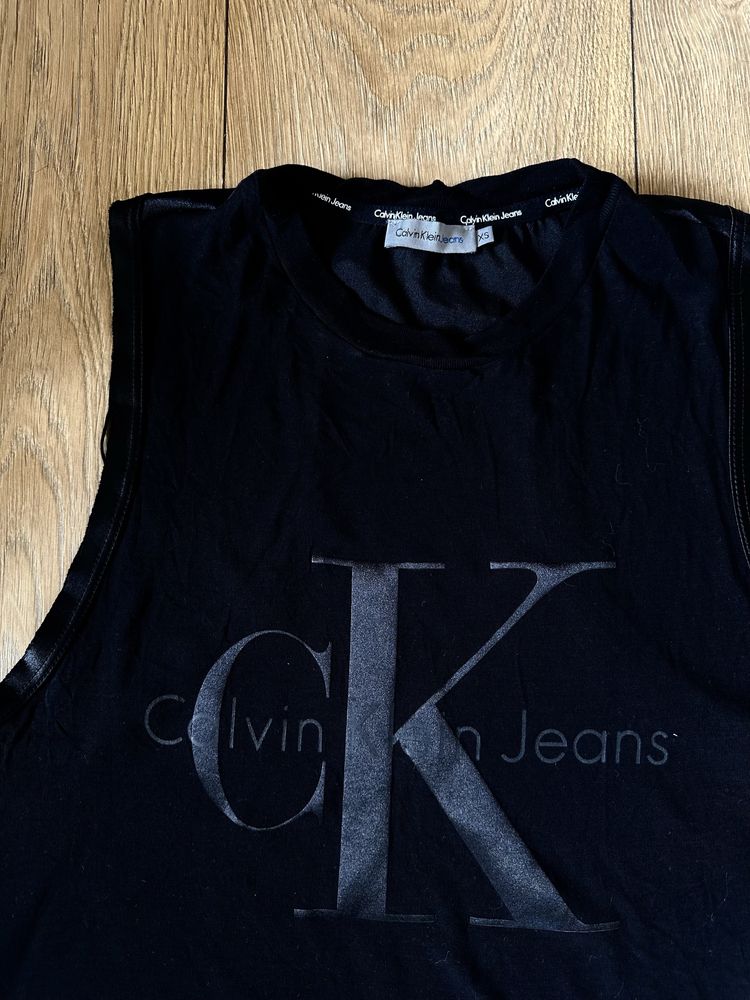 Calvin Klein.Суперудобен кроп топ
