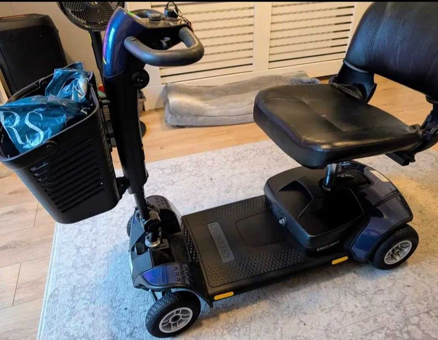 Scooter electric pentru persoane in varsta