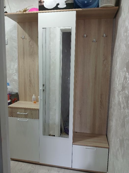 Продаю прхожую мебель