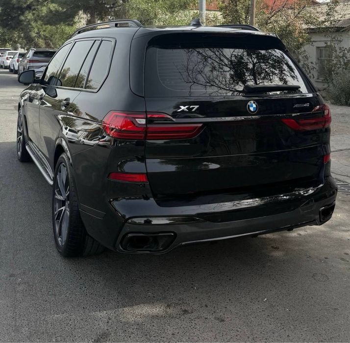 BMW X7 xDrive 40i 2021 год