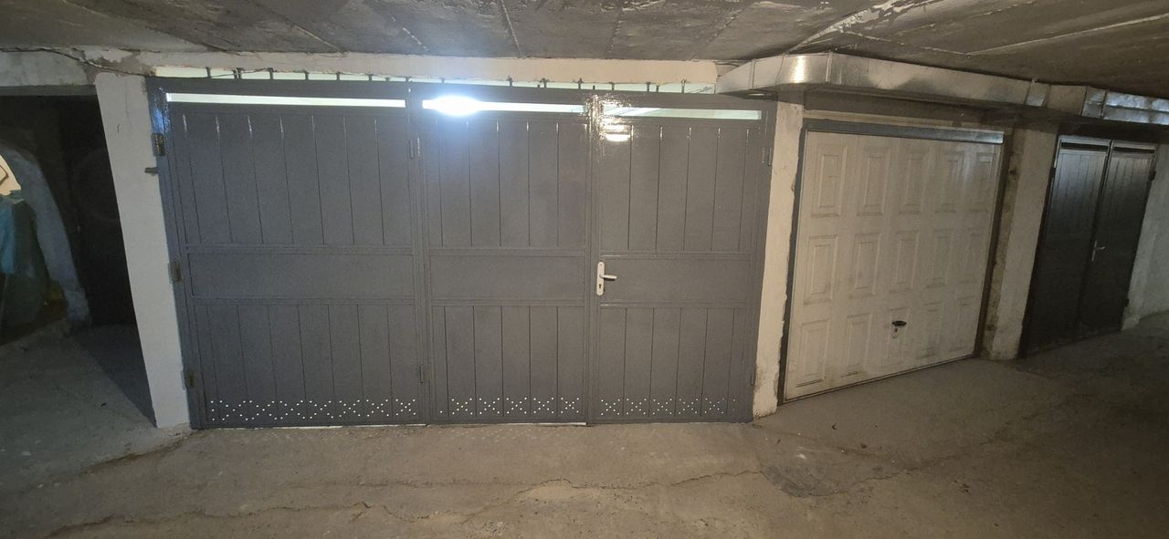 Дава се под наем Гараж / Паркомясто в Русе, Център - 20 кв.м за 102 € - Снимка #2