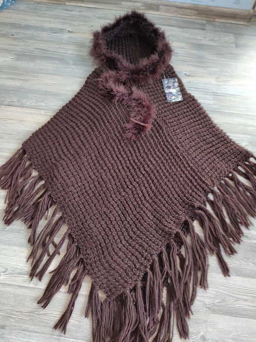 Намалено от 85лв- Пончо с естествен косъм от зайче, пелерина с качулка