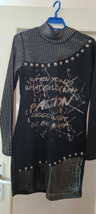 Черна дамска рокля