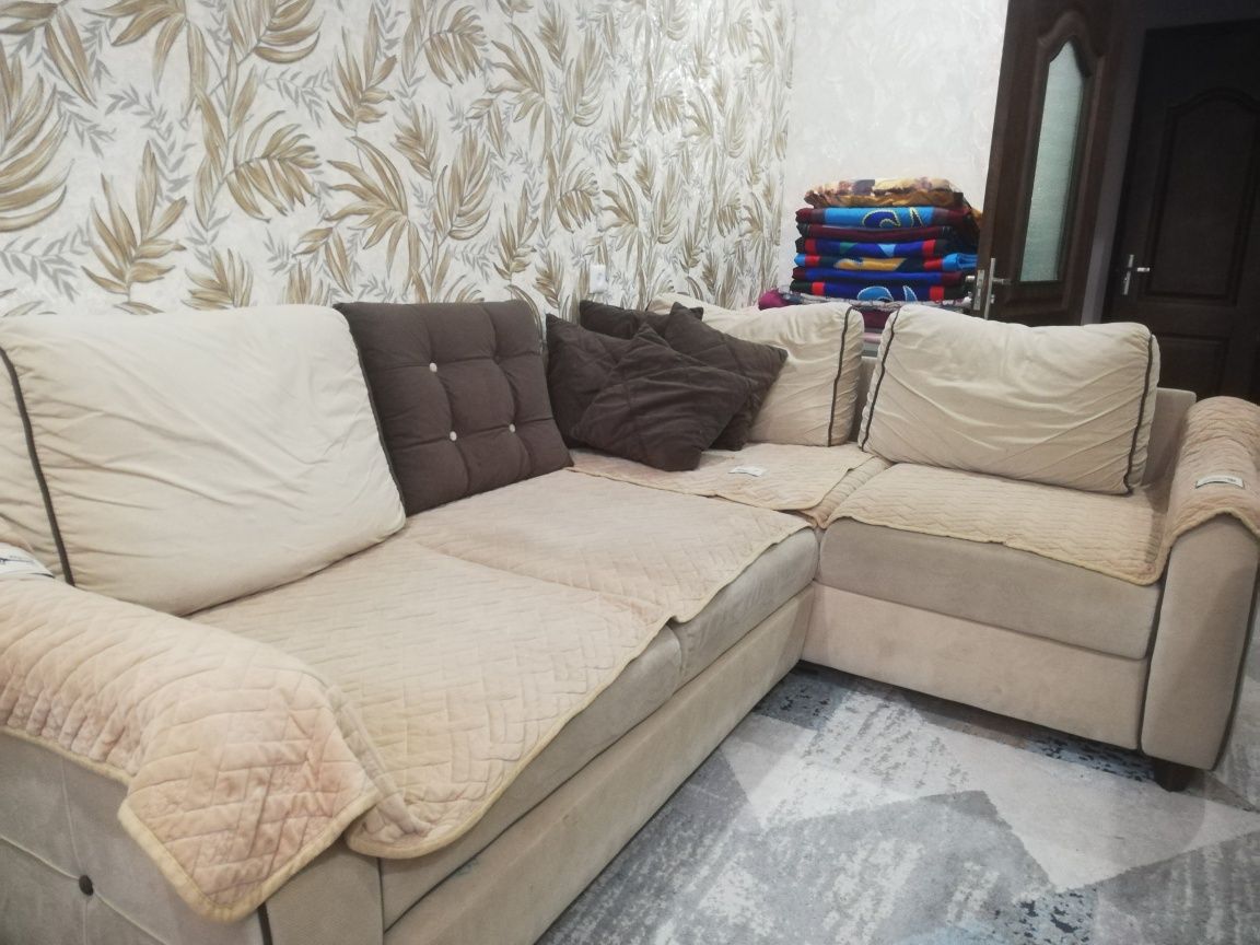 Продам диван для гостиной