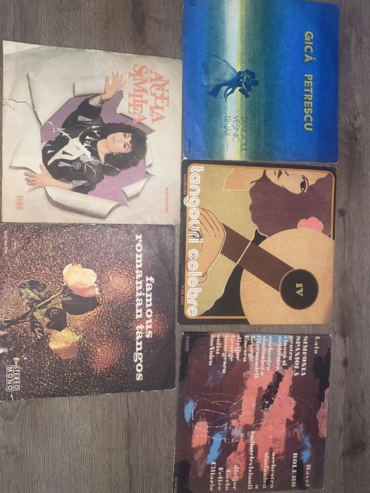 viniluri- in engleza, romana, teatre radiofonice etc