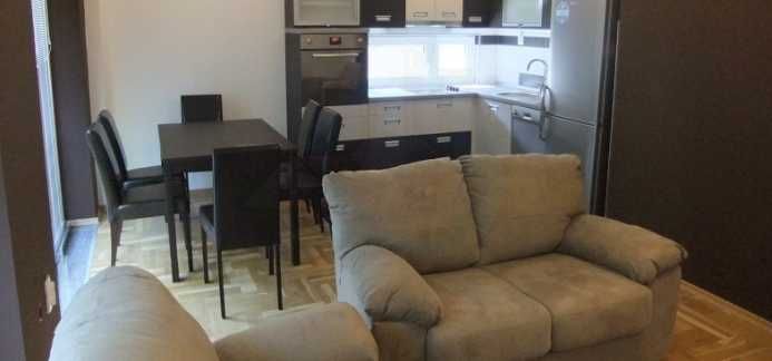 Дава се под наем Тристаен апартамент в Пловдив, Остромила - 88 кв.м за 270.3 € - Снимка #1