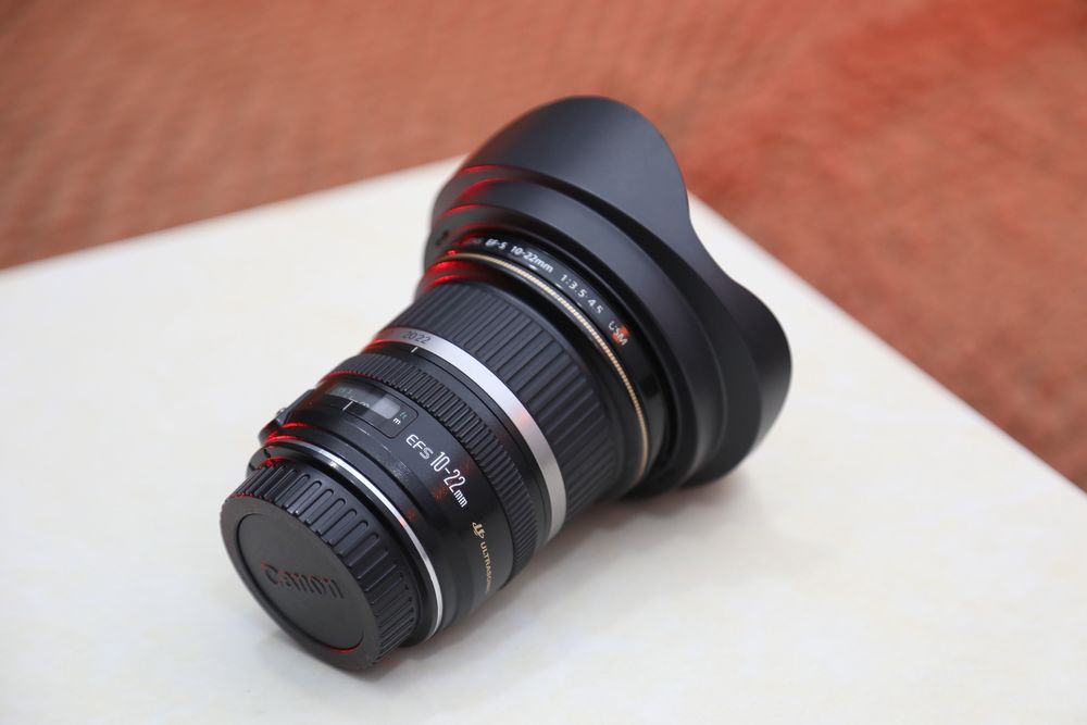 Canon obektiv sotiladi