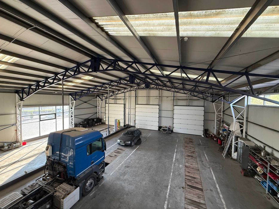 Închiriez hală + platformă balastată