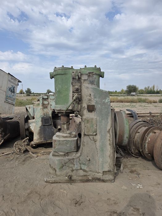 Molotok sotiladi 150 va 250 kg holati yahshi