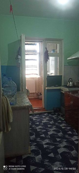 Chirchiq shahri 10-mikrorayondan 2-xonali kvartira sotiladi.