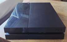 Продавам PS 4 с подарък 11 игри