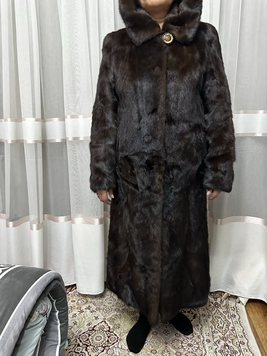 Продается норковая шуба коричнего цвета