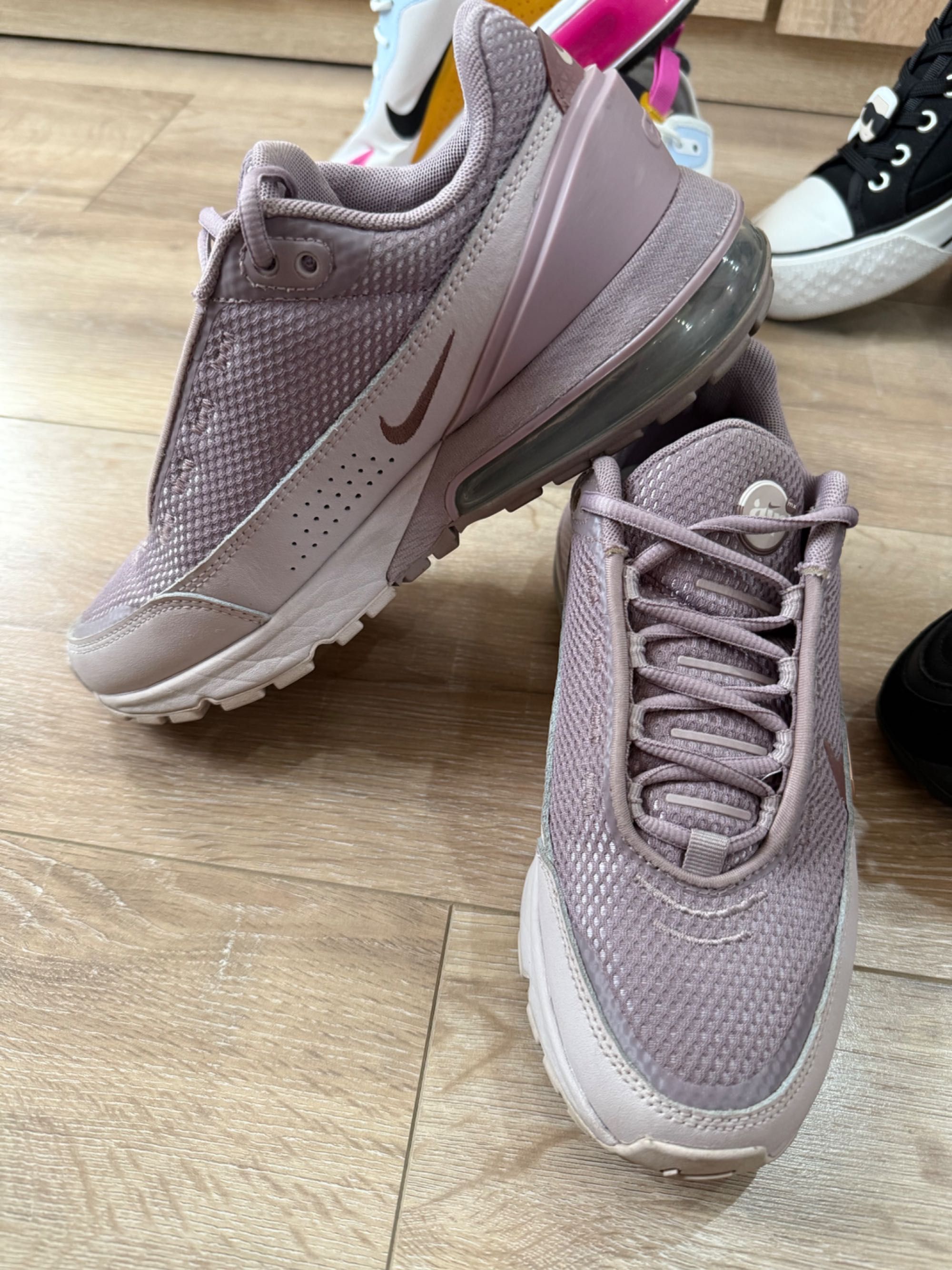 Маратонки 36-37.5 Nike Guess Karl legerfeld