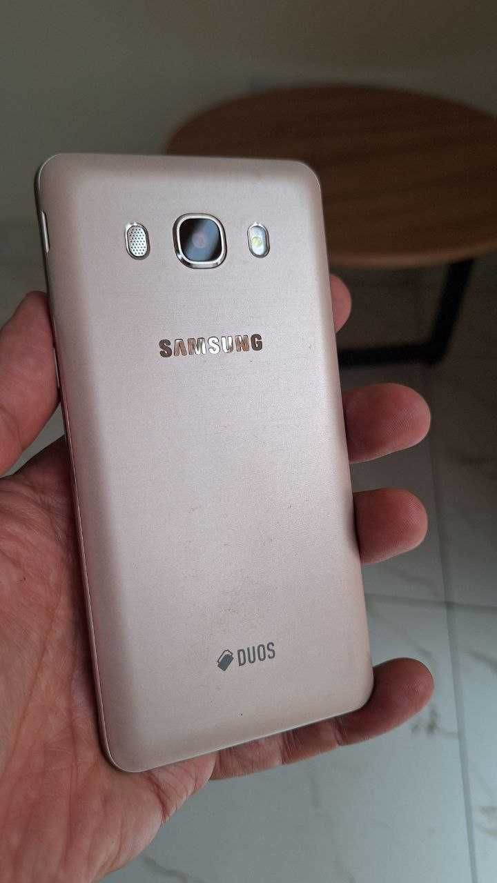 Продаю свой телефон Samsung J5 16 Duos