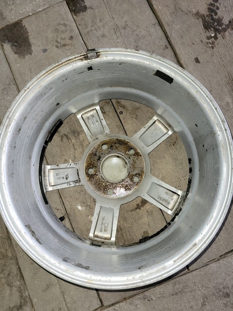 Продам один диск R16