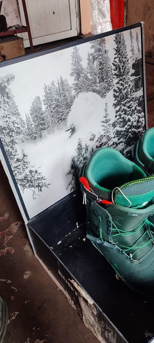 Burton oyoqkiyim sotiladi