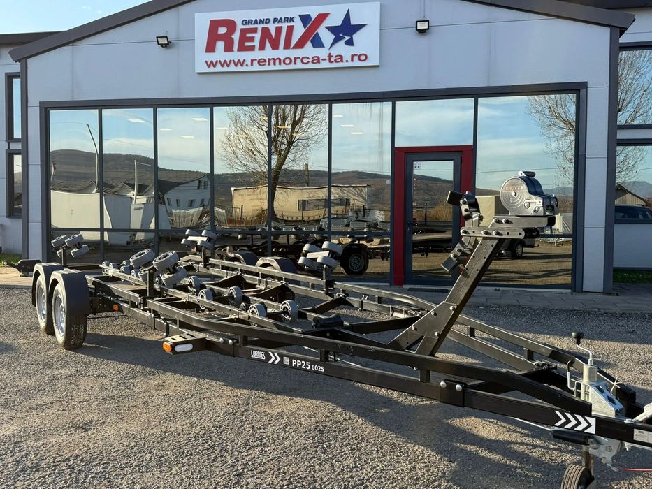 Lorries Peridoc/Remorca transport barca 7-7.8m 2500kg Remorca/Peridoc transport barca