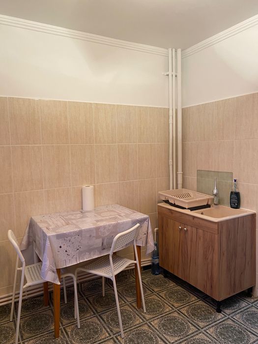 Închiriez apartament