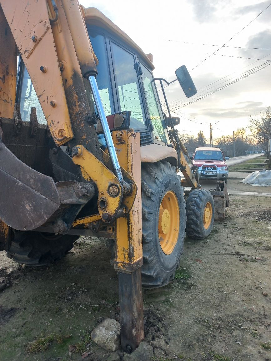 Buldoexcavator JCB 3CX
