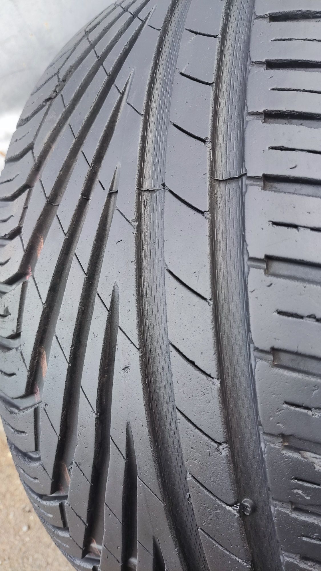 1бр. лятна гума 245/45/17 Uniroyal Rain Sport 
dot22
7.7mm
Добро състо