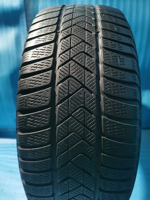 245 45 19 pirelli runflat m+s o bucata