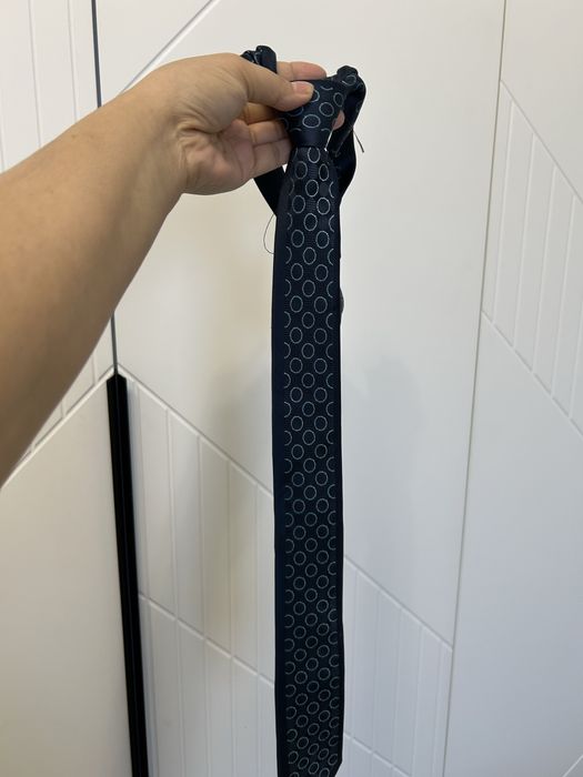 Галстук в хорошем состояние