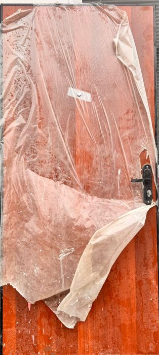 Продам входную дверь