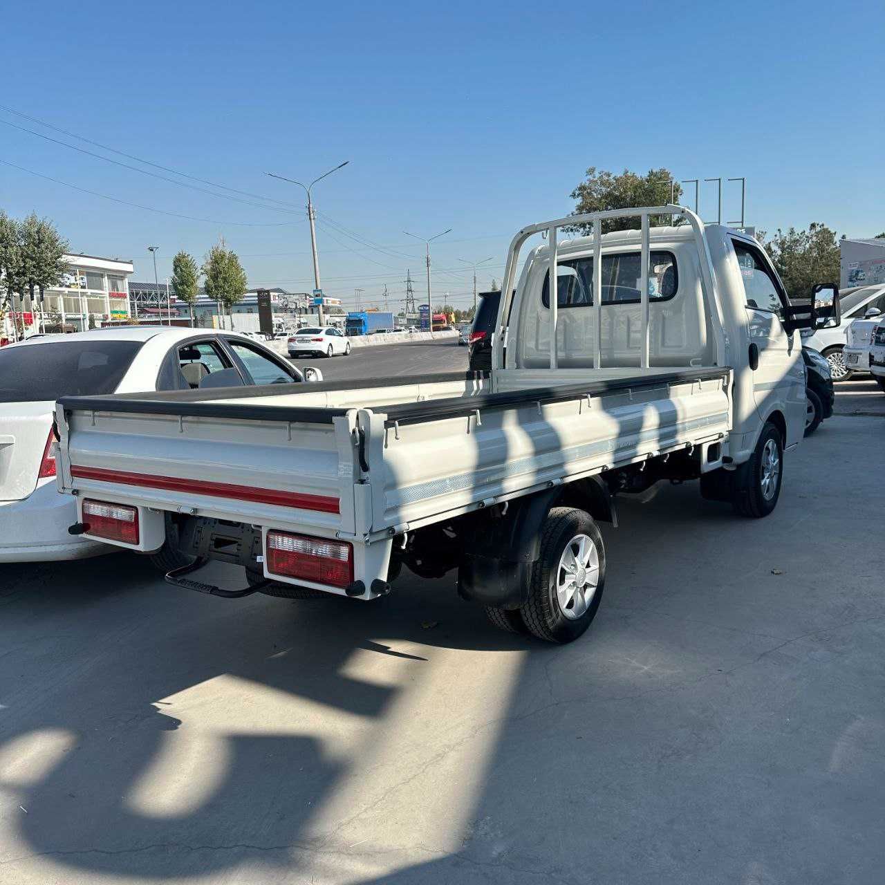 Jac X200 bortovoy