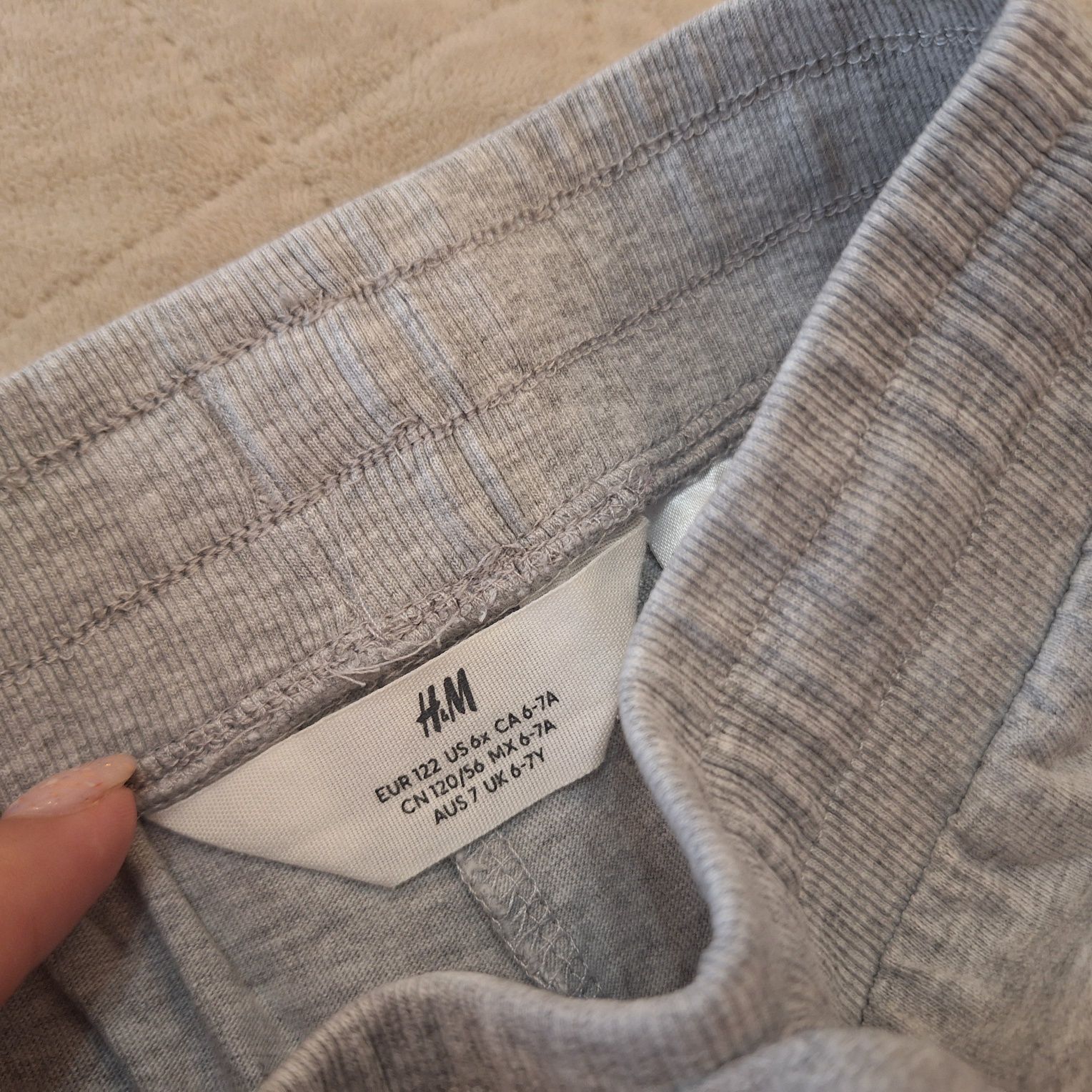 Нови H&M долнища 6-7 години