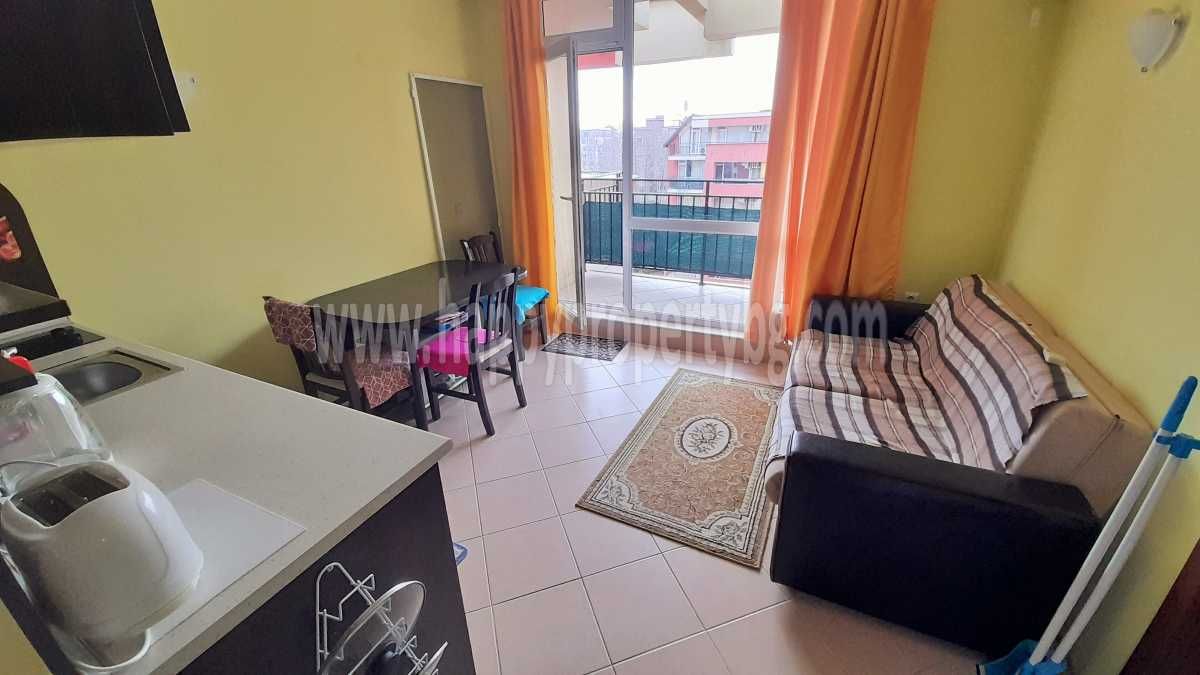 Продава се Двустаен апартамент в к.к. Слънчев бряг - 59 кв.м за 975 €/кв.м - Снимка #1